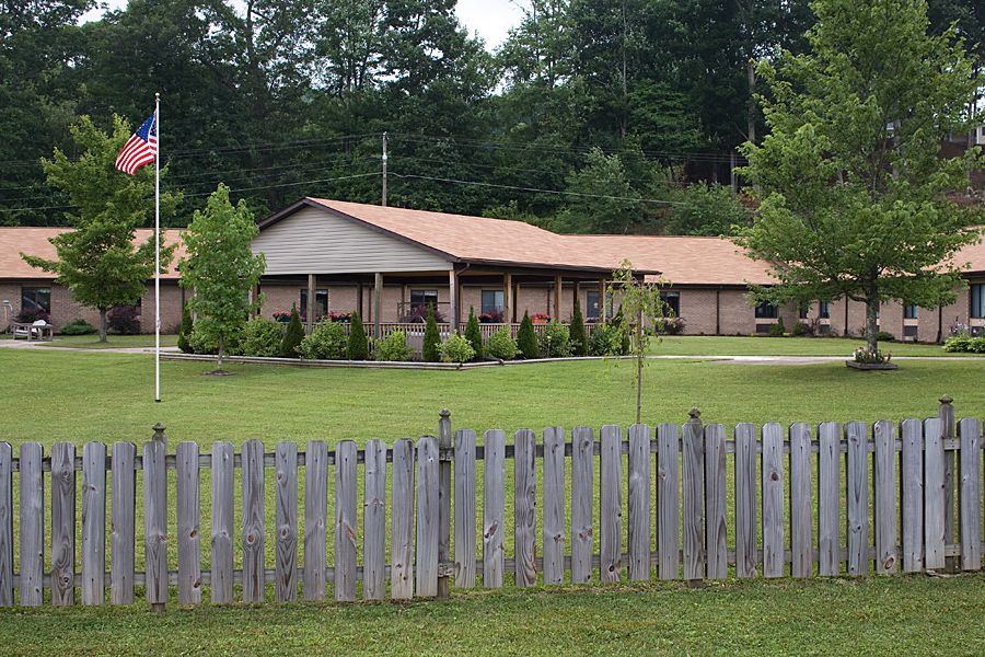 The 4 Best Nursing Homes in Raleigh County, WV Seniorly